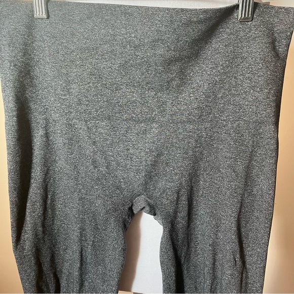 SPANX Heather Gray Look At Me Now High Rise Leggings size 1X - Picture 3 of 7